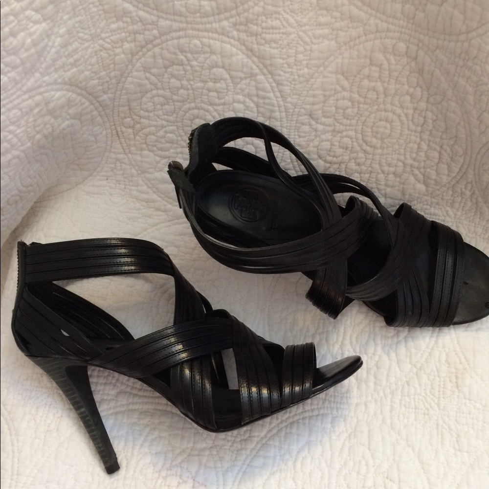 🔥❤️Tory Burch Black strap sandals w 4" heels 🔥